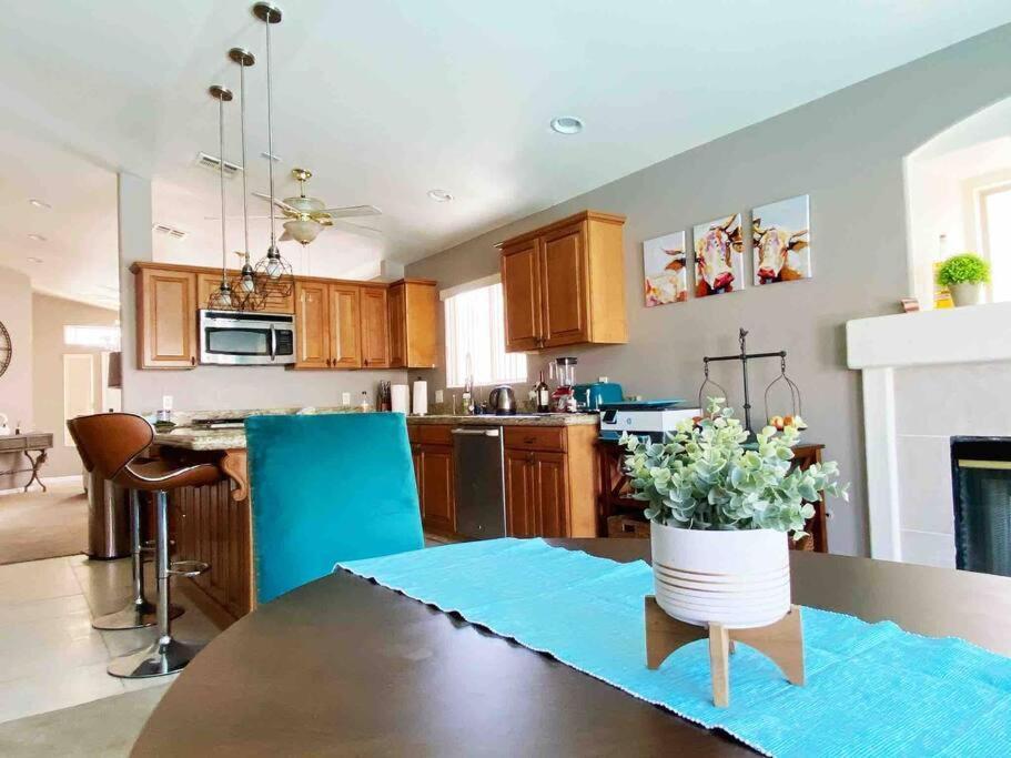 Villa Amazing Heated Pool And Private Hot Tub 3Br In Heart Of Lv Las Vegas Exterior foto